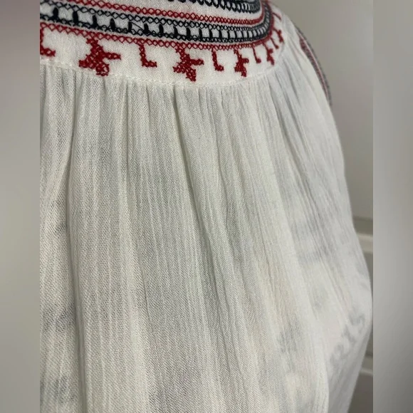 Como Vintage Embroidered White Sleeveless Cold Shoulder Top Size Large - Picture 8 of 13